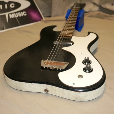 Silvertone ( Danelectro ) Model 1448 Guitar Sparkle Black image 12