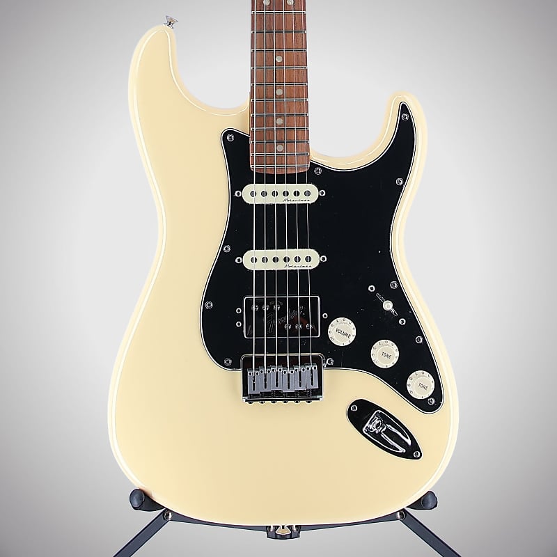 Fender Certified Pre-Owned Limited Edition Player Plus Fender Certified Pre-Owned Limited Edition Player Plus