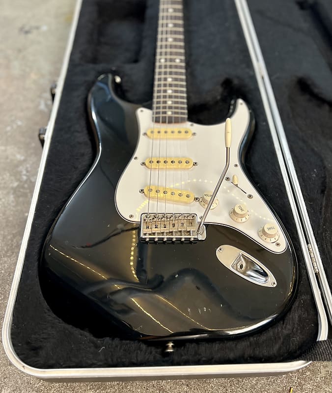 【squire fujigen】レッド Stratocaster 85年 Fender Squier Stratocaster Guitar, 1984-1987, Japan, Serial