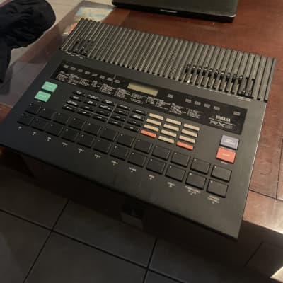 Yamaha RX5 Digital Rhythm Programmer 1986 - Black, with data cartridge