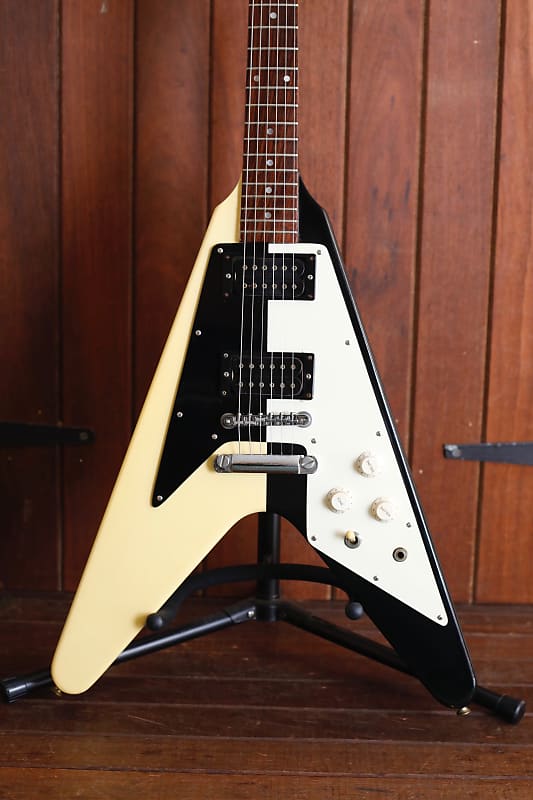 Fernandes フライングV