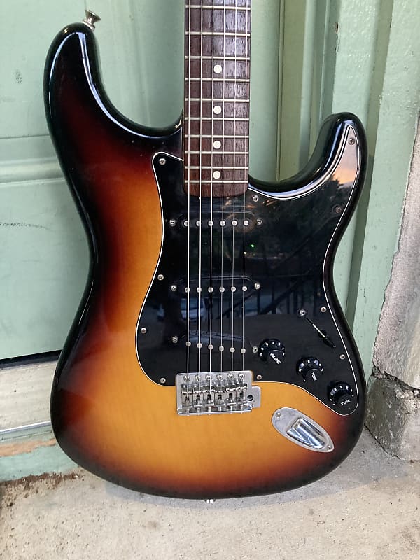 Fender Standard Stratocaster with Rosewood Fretboard 2009 electric guitar  - Brown Sunburst image 1