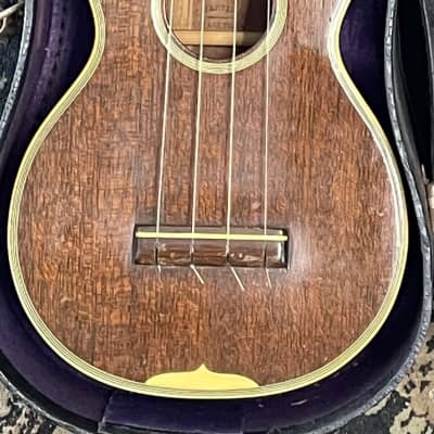 1932-33 Martin Style 3 ukulele with original case image 2
