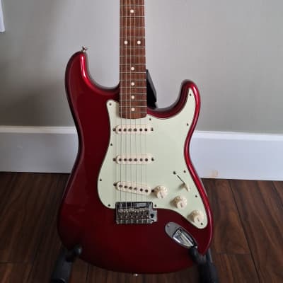 Fender Classic Player '60s Stratocaster with Rosewood Fretboard 2012 - 2016 - Candy Apple Red image 2