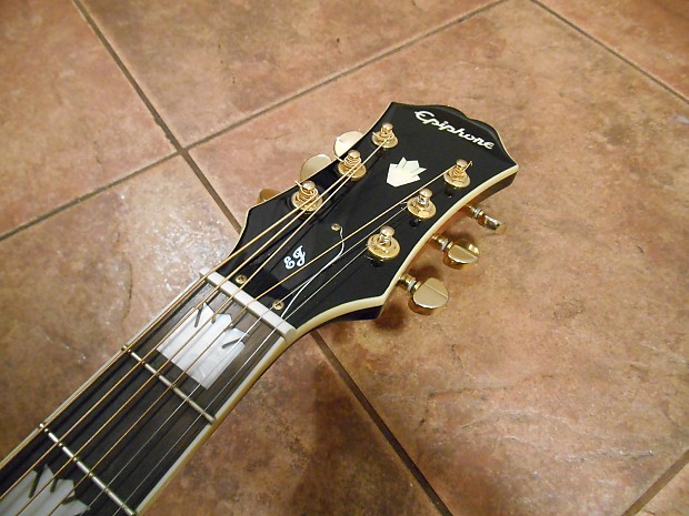Epiphone by Gibson. EJ 200CE/VS Acoustic Electric Guitar