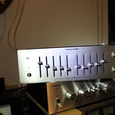 Restored Realistic  5 band graphic equalizer 31-1988 (2) image 1