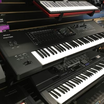 Roland Fantom-7 76-Key Synthesizer / Workstation