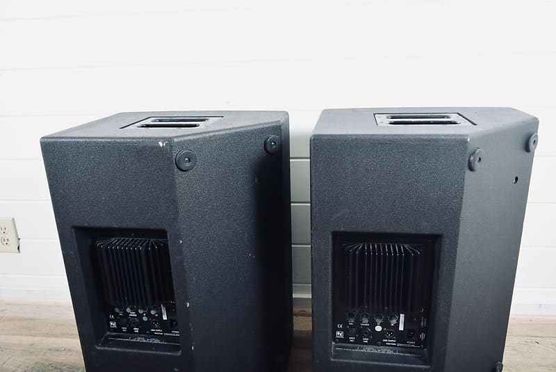 EV Electro-Voice SxA250 パワードスピーカー ElectroVoice SXA250 Powered PA Speaker | zZounds