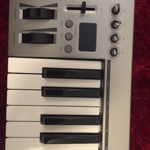 Acorn Instruments Masterkey 61 USB MIDI Controller