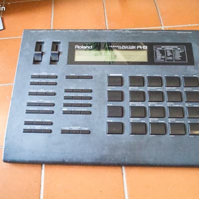 Roland R-8 Human Rhythm Composer 1980s - Black  + Ethnic Cartridge SN-R8-06 + Data cartridge (for Settings)