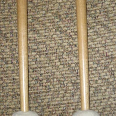 one pair new old stock (with packaging) Vic Firth T3 American Custom TIMPANI - STACCATO MALLETS (Medium hard for rhythmic articulation) Head material / color: Felt / White -- Handle Material: Hickory (or maybe Rock Maple) from 2019 image 18