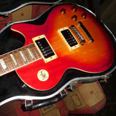 Mako Traditionals 56 Single Cut Cherryburst Guitar Copy w/SKB hardshell case NICE image 2