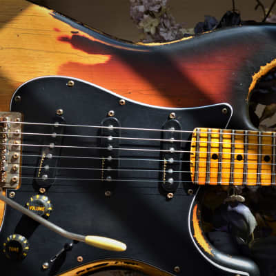 American Fender Stratocaster Sunburst Relic Noiseless Pickups image 1