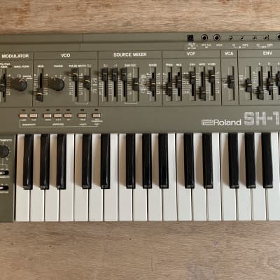 Roland SH-101 gray - in excellent condition