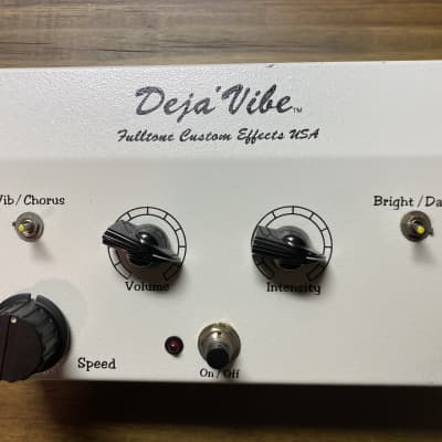 Fulltone Deja Vibe 1997 - White with power supply for sale