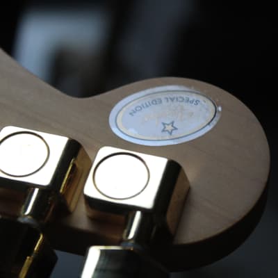 FENDER "Limited Edition Player Stratocaster, Maple Fingerboard, Black with Gold Hardware" 3, 77 KG image 10