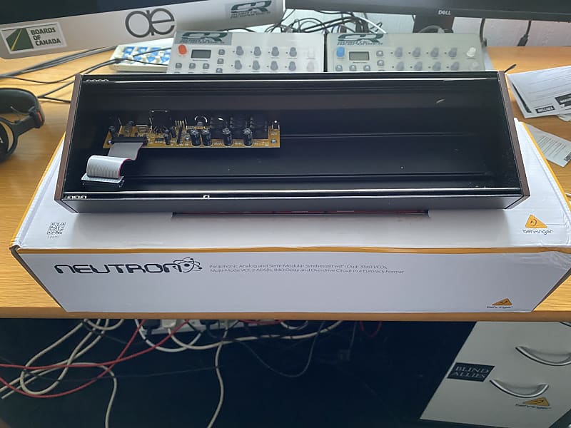 美品 BEHRINGER neutron 元箱付き Behringer NEUTRON – United States