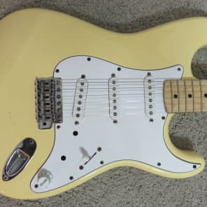 Vintage 1994 Fender Stratocaster Guitar Yellow Japan Clean Case 1970s 3 Bolt Reissue image 2