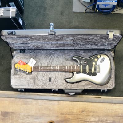 Fender American Professional II Stratocaster®, Rosewood Fingerboard, Mercury image 11