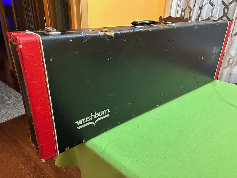 Washburn vintage bass case 80s black/red Reverb