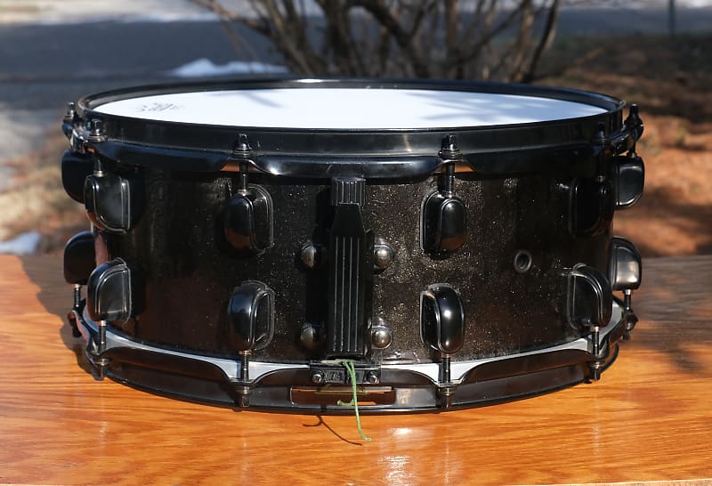 Tama Bill Bruford Signature Snare drum Maple/Birch Shell Black Metallic  Sandblast Finish Excellent!