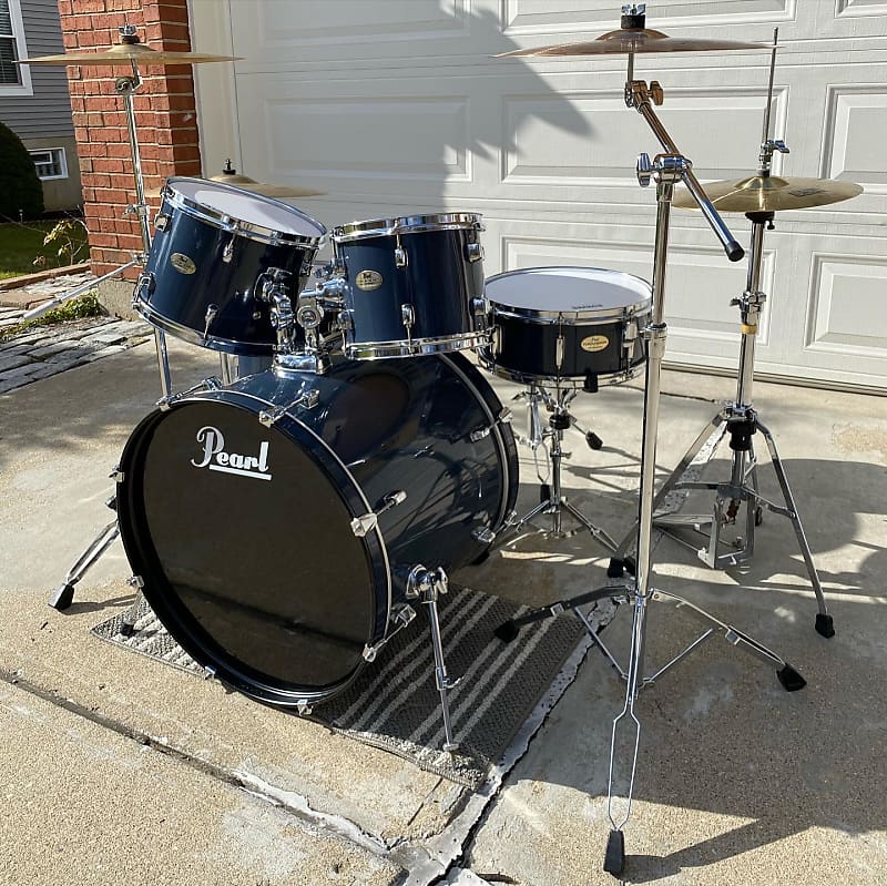 Pearl Forum Series Drum Kit w/ Hardware Reverb