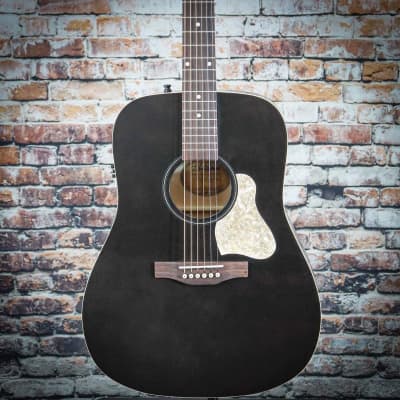 Art & Lutherie Cedar Antique Burst solid top dreadnought