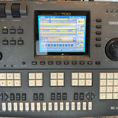 Yamaha QY700 MIDI sequencer w/ USB floppy emulator