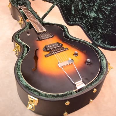 The Loar LH-319