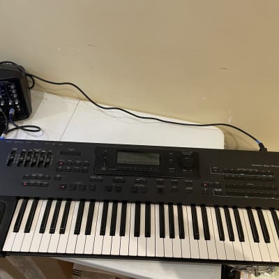 Korg i3 90S version