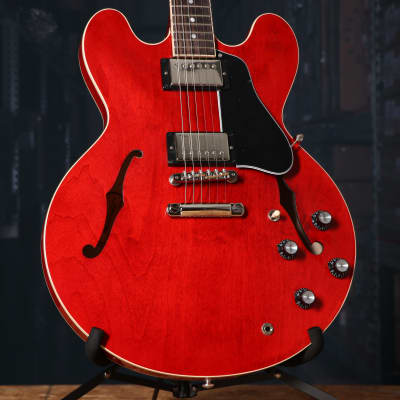 Gibson ES-335 Memphis Sixties Semi-Hollowbody Electric Guitar in Cherry