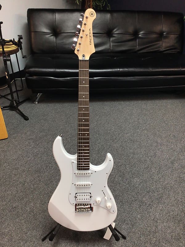 Yamaha Pacifica PAC012 White electric guitar | Reverb