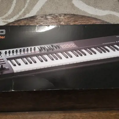 Roland A-800PRO 61-Key MIDI Keyboard Controller | Reverb