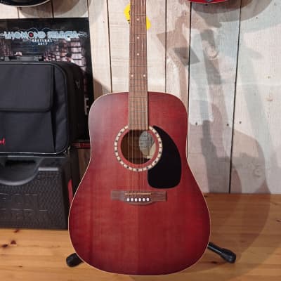 Art & Lutherie Spruce Burgundy | Reverb Canada