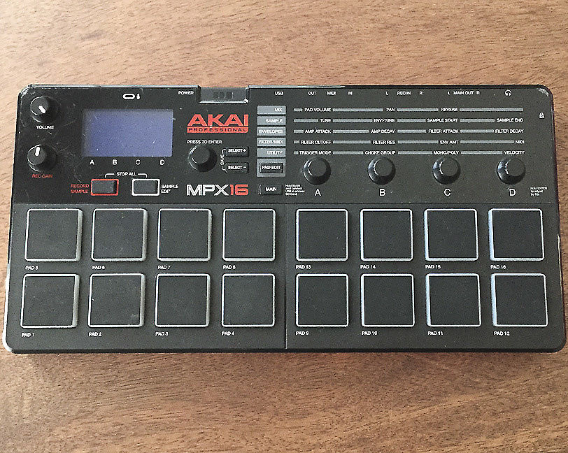 Akai MPX16 Sampler with 16 Pads | Reverb