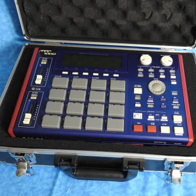 Akai MPC1000 w/case