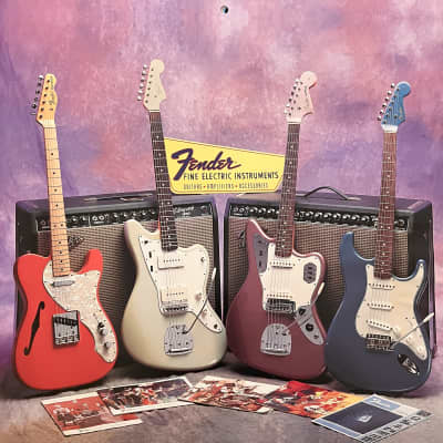 【高価値】 Vintage Guitar Wall calendar 1998, 1999, 2000, 2001 ギター