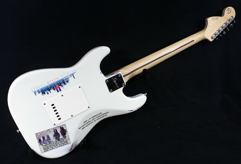 Squier by Fender 浮世絵 Made in Japan Art Canvas Esquire® Hokusai – Fender