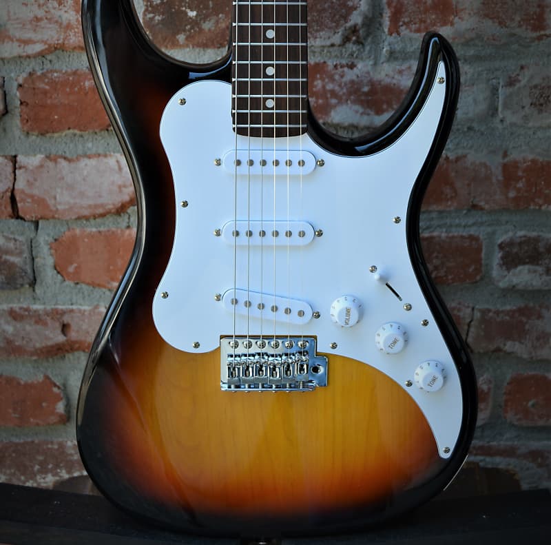 AXL Stratocaster Sunburst