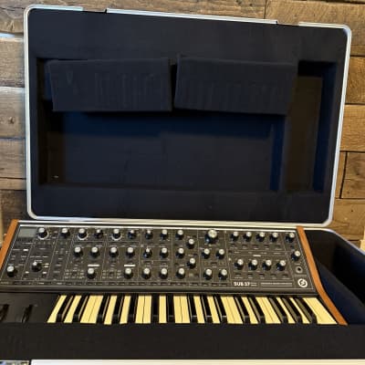 YEAR END SAVINGS// RARE MOOG CASE INCLUDED Moog Sub 37 Tribute Edition 2010s - Black