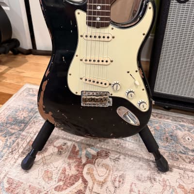 Fender Fender Custom Shop Michael Landau Signature 1968 Stratocaster Relic Electric Guitar Black 2022 - Black image 3