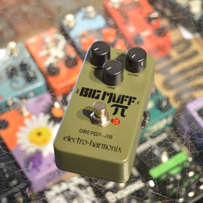 Electro-Harmonix Green Russian Big Muff Distortion/Sustainer Reissue