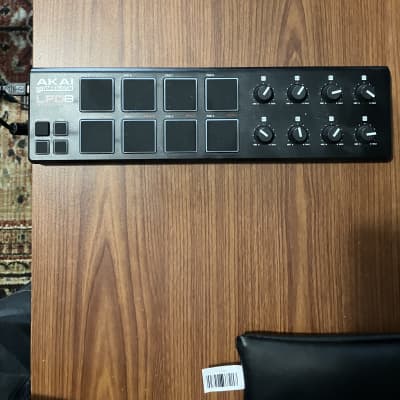 Akai LPD8 MKII MIDI Pad Controller 2022 - Present - Black