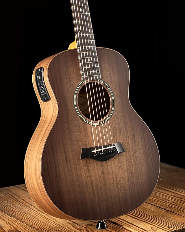 Taylor GS Mini-e Walnut Special Edition - Natural - Free Shipping