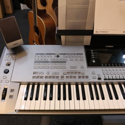 Yamaha Tyros 5 Arranger Keyboard w/Stand & Speakers - 2nd Hand image 5
