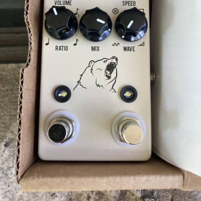 JHS Kodiak Tremolo | Reverb