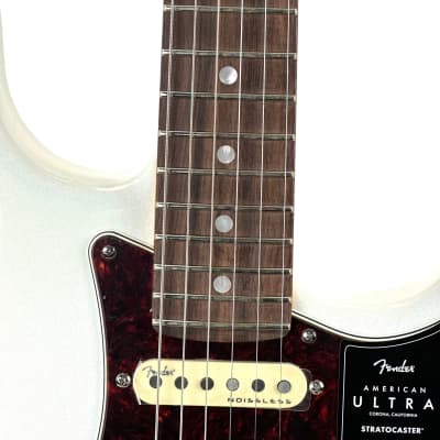 Fender American Ultra Stratocaster®, Rosewood Fingerboard, Arctic Pearl image 4