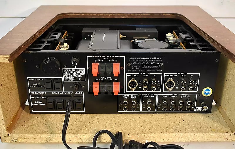 Marantz Model 1250 125-Watt Stereo Solid-State Integrated Amplifier imagen 2