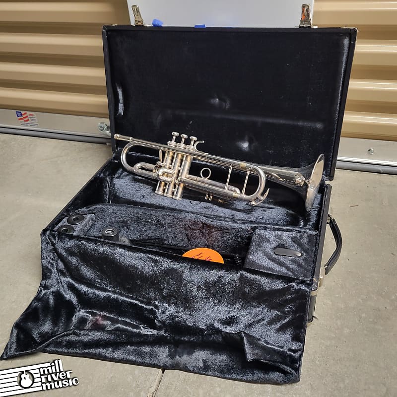 King Silver Flair Bb Trumpet w/ Case Used