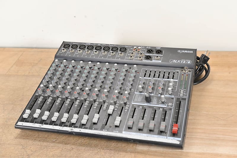 Yamaha MX12/6 12-Channel Analog Audio Mixer CG0065N | Reverb France